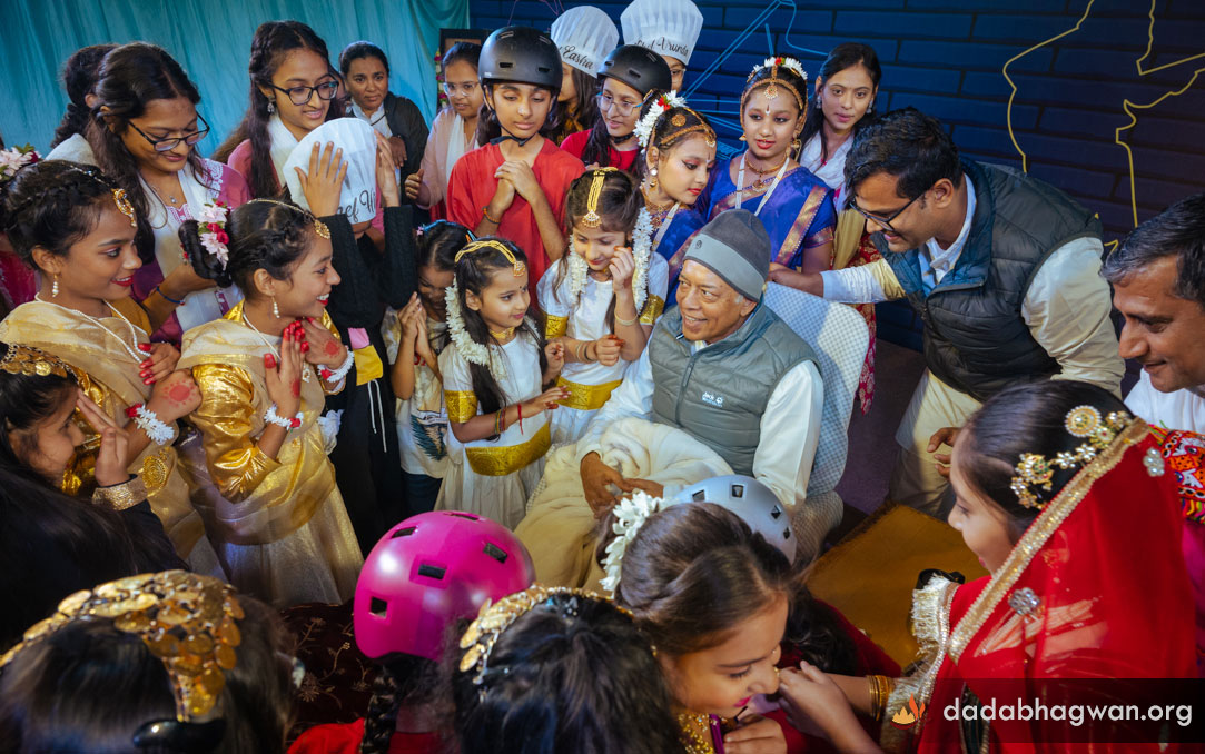 DadabhagwanPhotoGallary